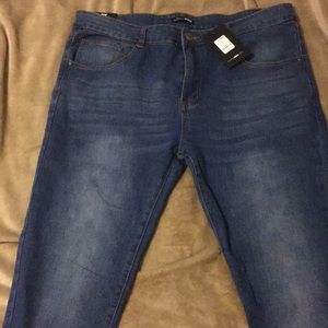 NEW WITH TAG Low rise blue jeans **Size 2x**
